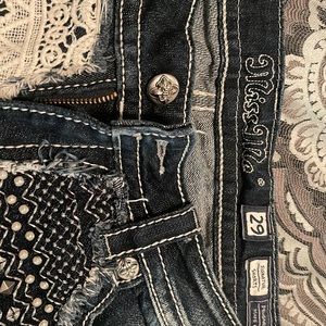 Super cute Miss Me shorts. Beautiful stones and a Pattern.